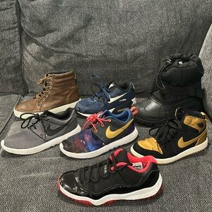 7 pairs of kids sneakers